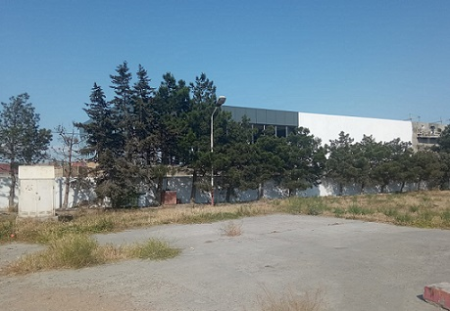 Yaşayış evi əvəzinə ticarət obyekti: Dövlət qurumları Abşeronda qanunsuzluğa niyə göz yumur? - FOTOFAKT