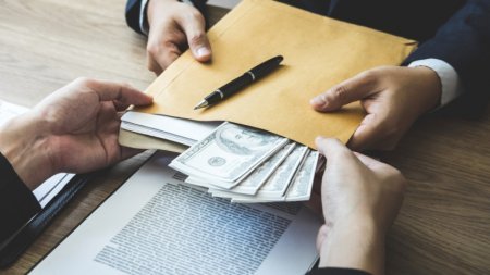 “Dəniz kralı” özünü sudan necə quru çıxarıb? – Qüdrət Qurbanovun korrupsiya əməlləri araşdırılacaqmı?