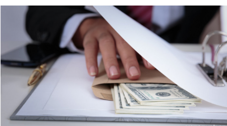 “Dəniz kralı” özünü sudan necə quru çıxarıb? – Qüdrət Qurbanovun korrupsiya əməlləri araşdırılacaqmı?