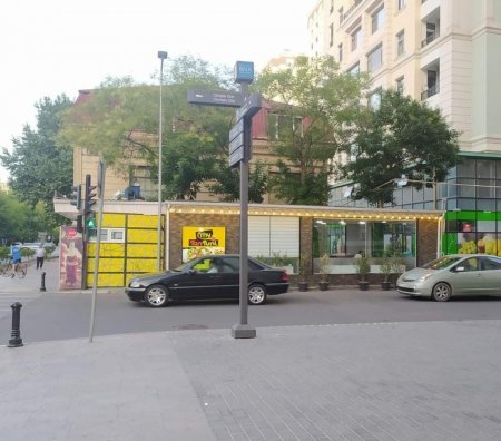 Piyadalara hərəkət üçün ADAMBAŞI BİR ƏDƏD QANAD DA PAYLAYIN... - Nərimanovda ÖZBAŞINALIQ...ti