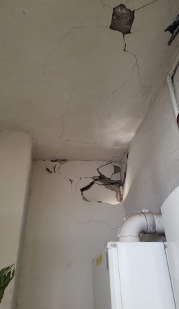 “Elegant Residence” MTK vətəndaşın evini başına uçurur - FOTOLAR