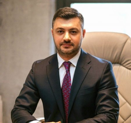 Nazir müavini də BÜDCƏ PULLARINI belə xaricə ötürür... - BU DA FAKT!!!