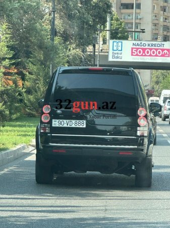 Eldar Əzizovun işdən çıxardığı Həsrət Əmrahov bu qadının adına 100 minlik maşın alıbmış - Sürücünü də aparıb