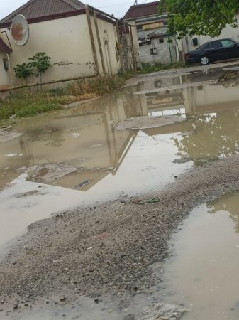 Əziz Əzizov şəhid adına olan küçəni bataqlıqa çevirib