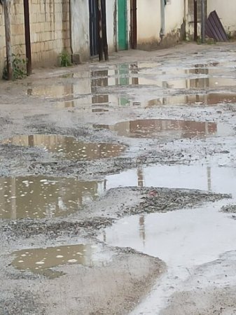 Əziz Əzizov şəhid adına olan küçəni bataqlıqa çevirib