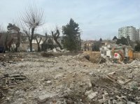 “İnvest M. Construction” MMC-nin baltasının hər üzü kəsir... - BAKIDA YAŞILLIQ QOYMAYIBLAR...