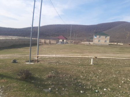 Oğuzda sakinlərlə bələdiyyə arasında torpaq qalmaqalı... - "Pulu alıb, sənədi vermir"