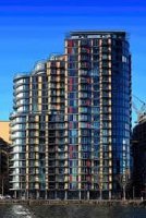 Deputatın oğlu Londondakı mənzilini satdı və... FOTO