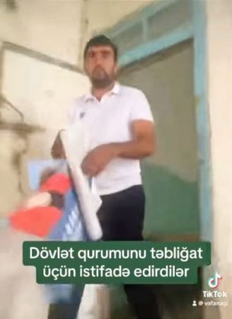 Vəfa Nağı 102-yə zəng etdi, Tənzilə Rüstəmxanlının posterlərini sökdürdü - FOTO