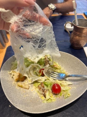 `MADO`-da nəsə yemək TƏHLÜKƏLİDİR!!! - FOTOFAKT