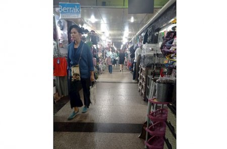 “Beşmərtəbə” yeraltı keçiddə bazarı himayə edənlər kimlərdir? -DE-FAKTO