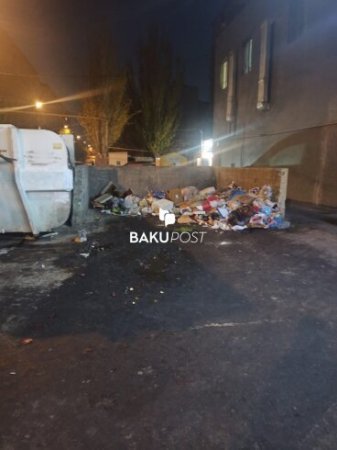 Sumqayıtda antisanitariya: "Zibil qabları günlərlə daşınmır" - FOTO