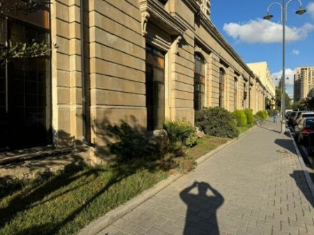 Dünya çempionu 2,5 milyon pul qoyduğu obyektdən çıxarılır - İşin arxasında keçmiş məmur dayanır? - FOTO