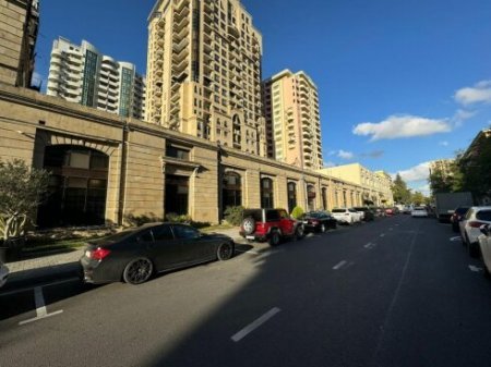 Dünya çempionu 2,5 milyon pul qoyduğu obyektdən çıxarılır - İşin arxasında keçmiş məmur dayanır? - FOTO