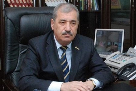 Qeyri-rəsmi yaşadığı qadına karxana bağışlayan başçı kimdir? -İLGİNC