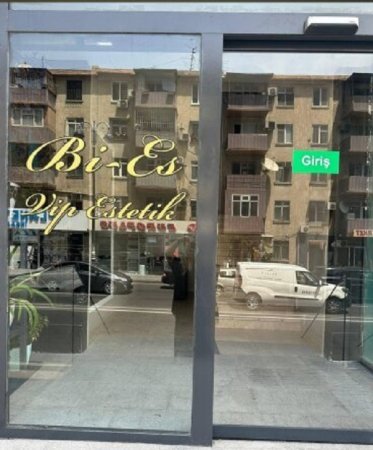 Tibbi təhsili olmayan kosmetoloq Şəlalə Əliyeva necə inyeksion prosedurlar həyata keçirir?