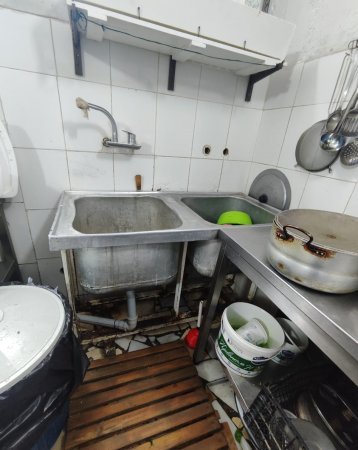 "Otdıx" restoranında köhnəlmiş toyuq və balıq əti verilir