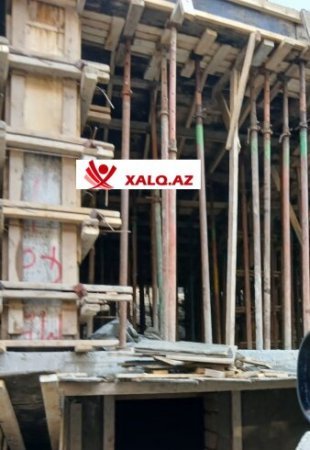 Yeni Günəşlidə 3 mərtəbəli qanunsuz obyekti kim tikdirir?- Fotofakt